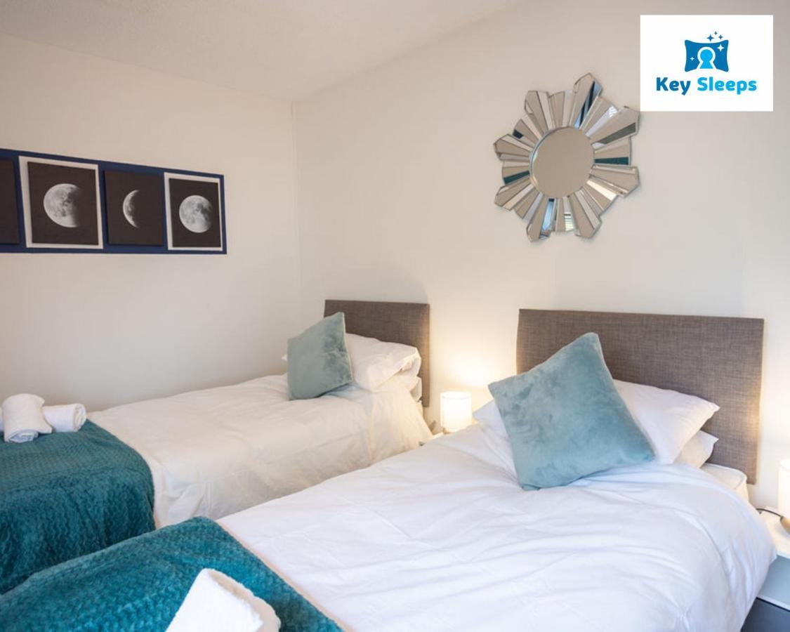 Beachside Family Staycation At Keysleeps - Pembrokeshire - Free Parking Pembroke Dock Exterior photo